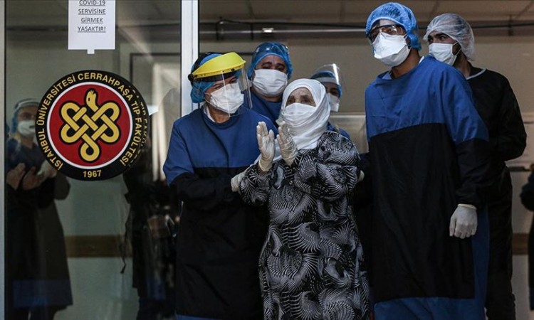 U Turskoj od koronavirusa izliječena 93-godišnja pacijentica