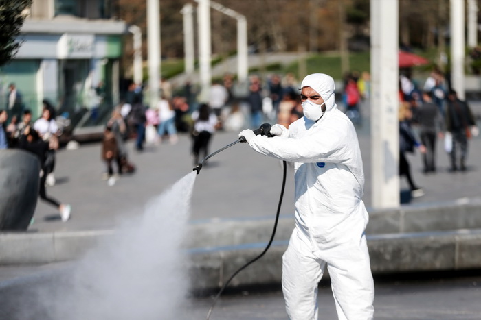 U Turskoj se od sutra zatvaraju barovi i noćni klubovi