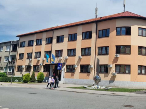 U tuzlanskom naselju Krojčica bačena eksplozivna naprava