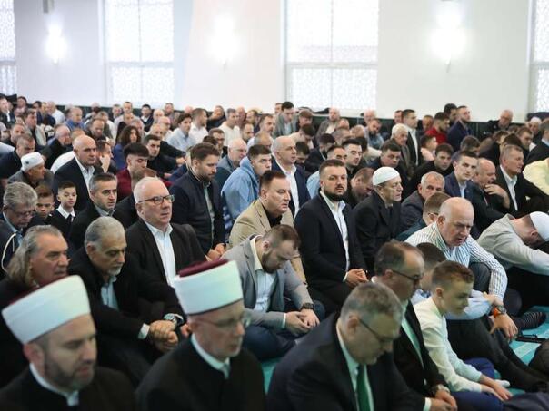 U Tuzli centralna bajramska svečanost održana u džamiji "Kralj Abdullah"