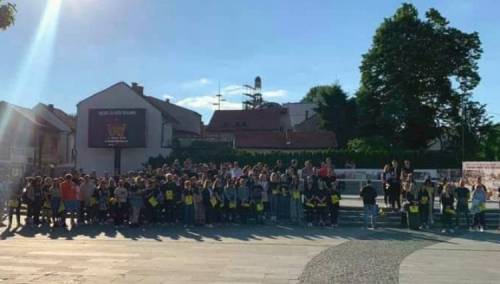 U Tuzli desetominutna šutnja za život mladosti