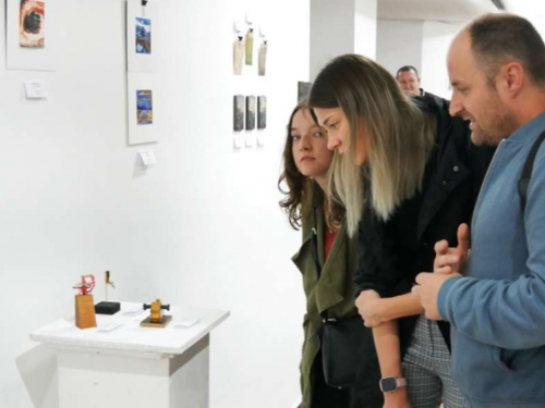 U Tuzli otvoren 12. međunarodni bijenalni festival umjetnosti minijature