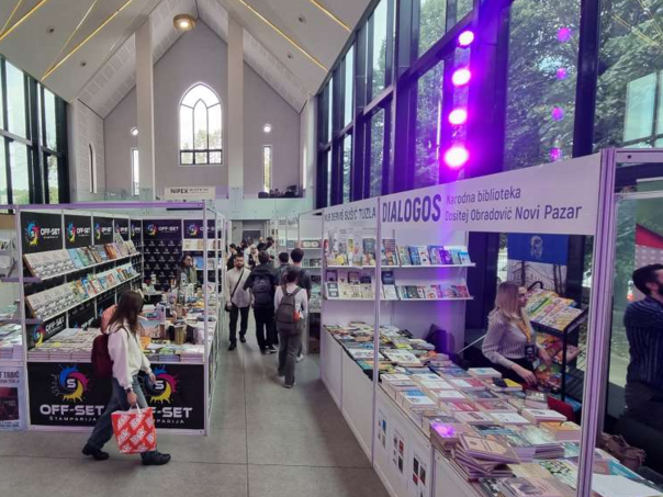 U Tuzli otvoren Sajam knjige, bogat program tokom pet dana