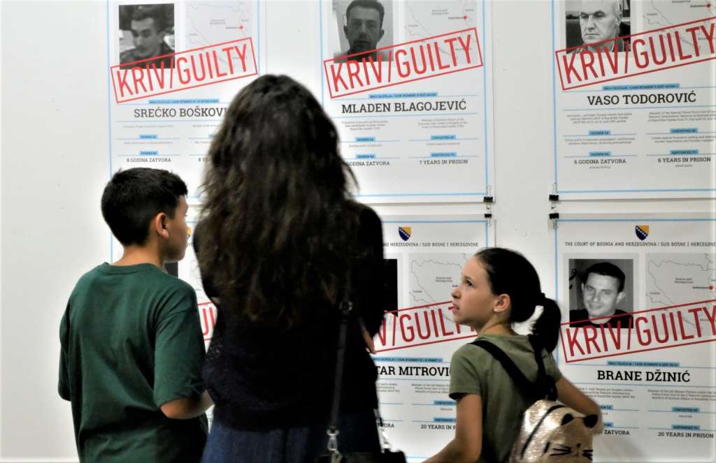 U Tuzli otvorena izložba dokumenata 'Genocid u Srebrenici kroz presude krivičnih sudova'