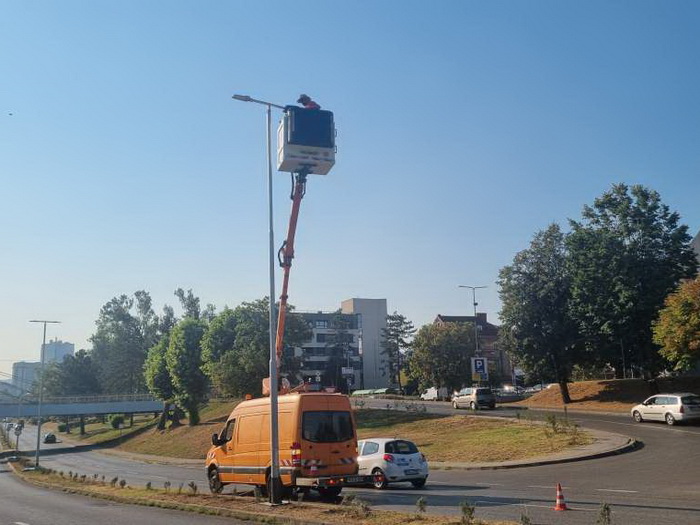 U Tuzli zamjena stubova ulične rasvjete i postavljanje novih led svjetiljki