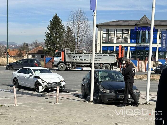 U udesu kod Grand Centra na Ilidži povrijeđena jedna osoba