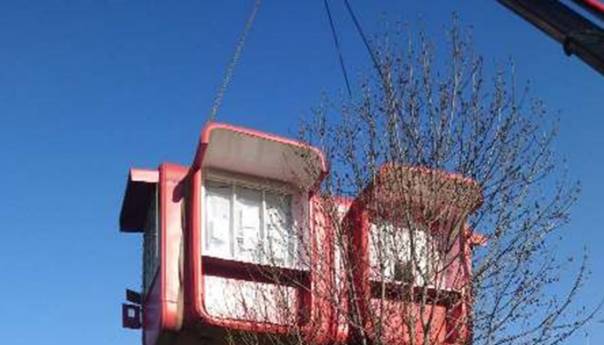 U Ulici braće Begić uklonjen bespravno postavljeni kiosk