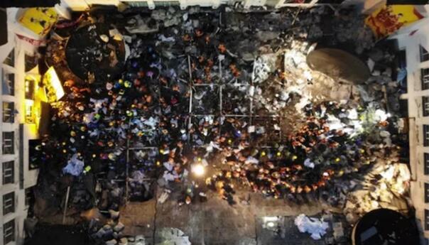 U urušavanju krova fiskulturne sale u školi 11 poginulih