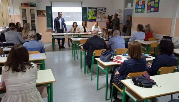 U USK formiran tim za krizne situacije u školama