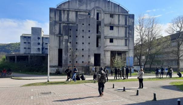 U USK trenutno van zvaničnih centara boravi više od 2. 400 migranata