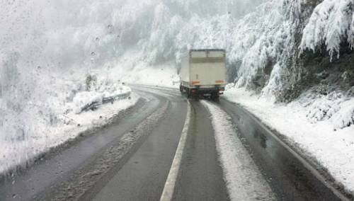 U većem dijelu BiH jutros se saobraća po mokrom kolovozu
