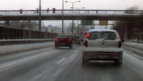 U većem dijelu BiH jutros vlažni i mjestimično klizavi kolovozi