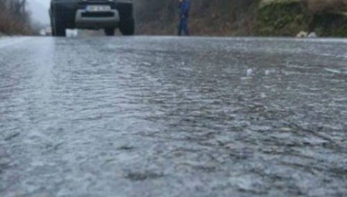 U većem dijelu BiH saobraća se po mokrom kolovozu, poledica na planinskim predjelima