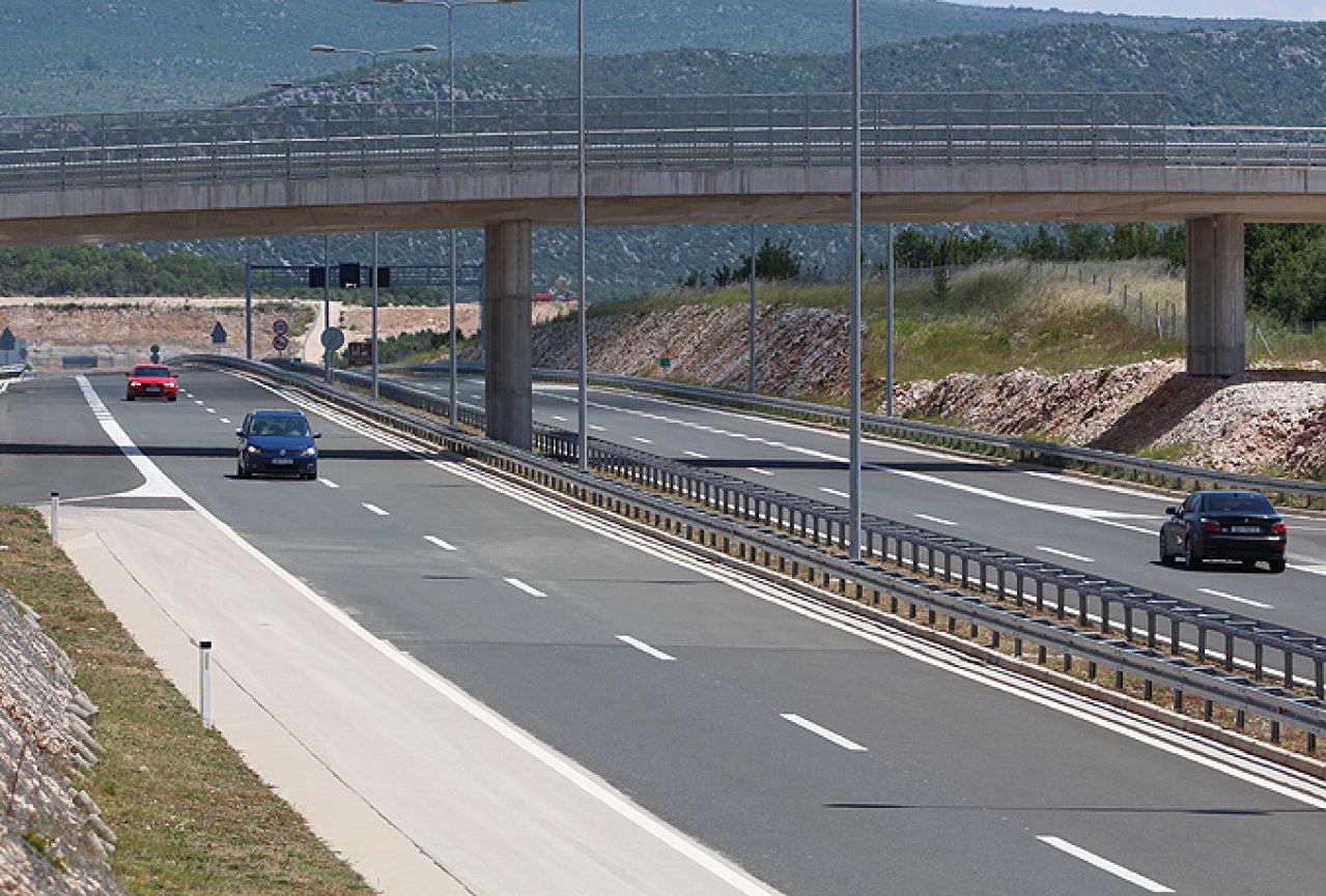 U većem dijelu BiH saobraća se po suhim kolovozima