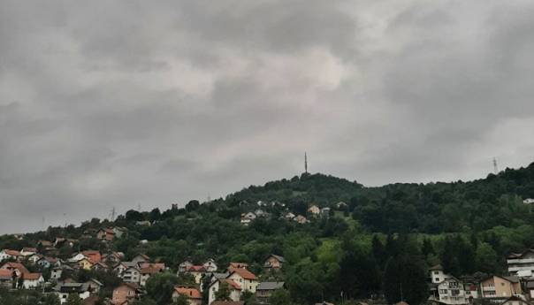 U većem dijelu Bosne oblačno, a u Hercegovini pretežno vedro