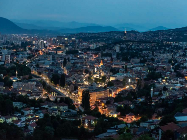 U Velikoj avliji Laure Papo Bohorete večeras scenski performans "Sarajevo s ljubavlju"