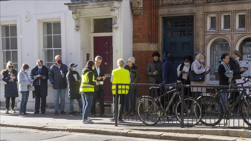 U Velikoj Britaniji prvi put više od 100.000 novozaraženih u jednom danu