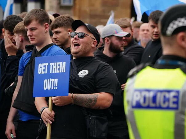 U Velikoj Britaniji sukobi oko azilanata: Ukinut ćemo im hotele