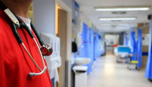 U Velikoj Britaniji u jednom danu umrlo 619 ljudi