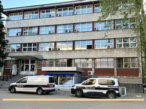 U Velikoj Kladuši uhapšena tri policajca