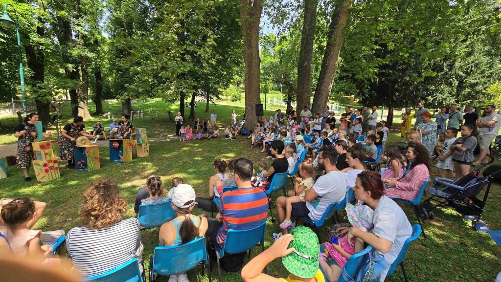U Velikom parku izvedena dječija predstava 'Stonoga Goga'