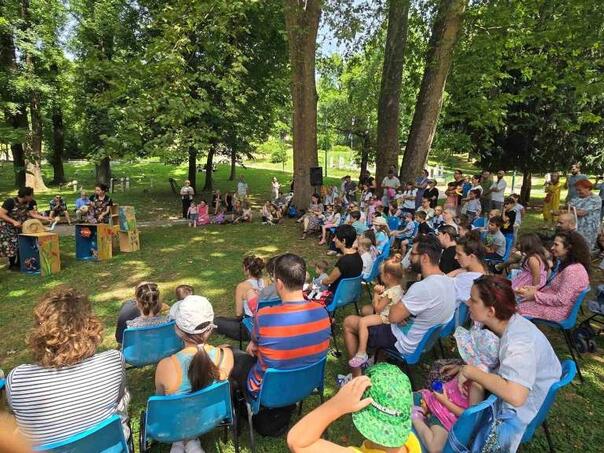 U Velikom parku izvedena dječija predstava 'Stonoga Goga'