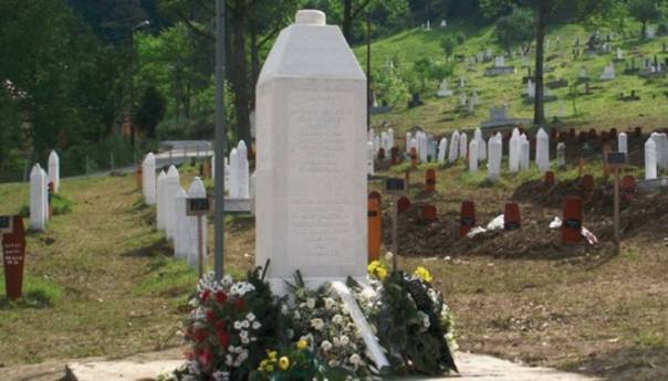 U Višegradu kolektivna dženaza za osam žrtava