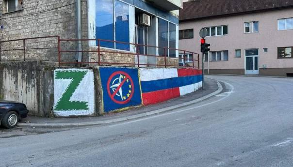 U Višegradu mural podrške ruskoj invaziji na Ukrajinu