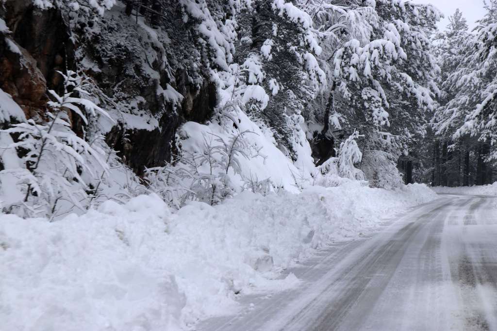 U višim planinskim predjelima mjestimično poledica