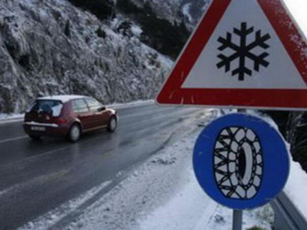 U višim planinskim predjelima zaleđen kolovoz