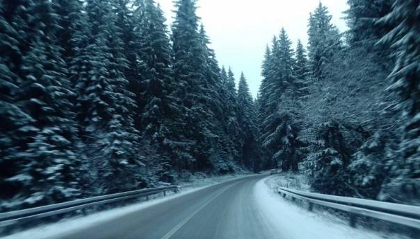 U višim predjelima Bosne ugaženi snijeg na kolovozu