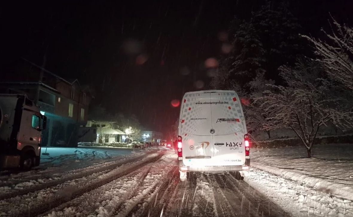 U višim predjelima snijeg po cesti, vozačima se savjetuje oprez