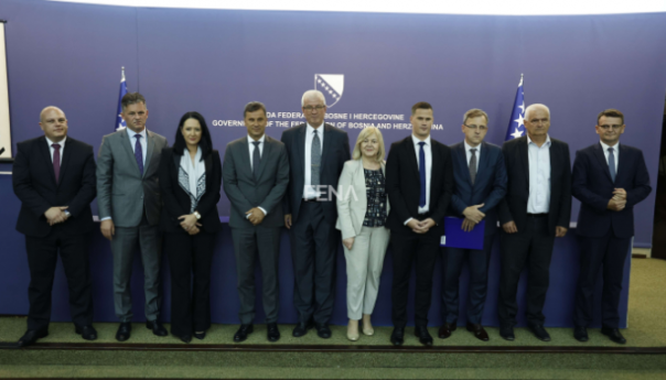 U Vladi FBiH potpisani ugovori: 200 miliona KM kantonima