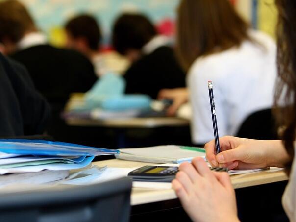 U vrtiće i škole u KS ulazi više od 60.000 djece i učenika