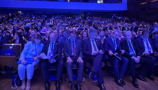 U Zagrebu počeo veliki sabor HDZ-a