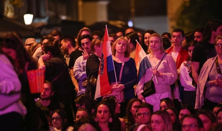 U Zagrebu se na trgu gleda veliko finale Eurosonga