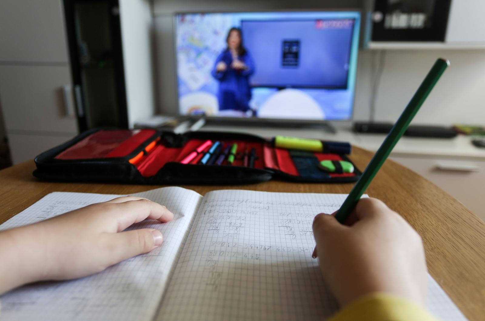 U ZDK sve osnovne i srednje škole privremeno se vraćaju na online nastavu