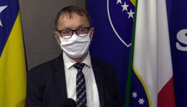 U ZDK sve osnovne i srednje škole privremeno se vraćaju na online nastavu