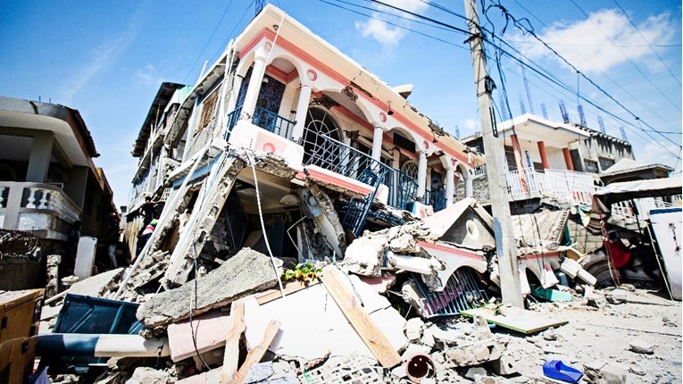 U zemljotresu na Haitiju poginulo 227 osoba