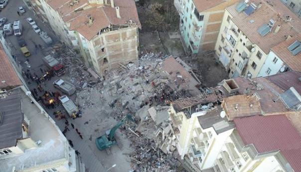 U potresu na istoku Turske poginulo je 39 osoba, povrijeđeno 1.607