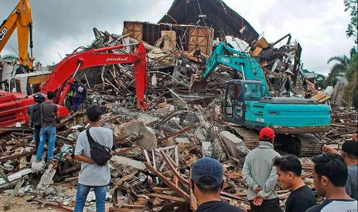 U zemljotresu u Indoneziji poginula 81 osoba