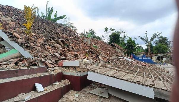 U zemljotresu u Indoneziji smrtno stradale 44 osobe