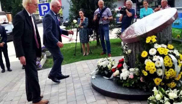 U Žepču otvoreno zajedničko spomen-obilježje civilnim žrtvama rata