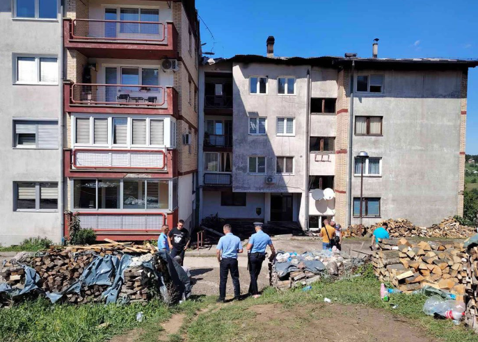 U zgradi u Vlasenici izgorjelo šest stanova