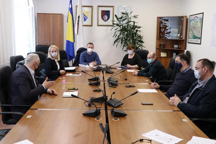 U zgradi Vlade KS u toku sastanak ministra Vranića i dr. Izetbegović