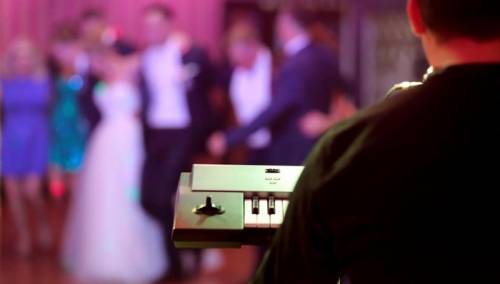 U ZHK broj zvanica na svadbi ograničen na 200