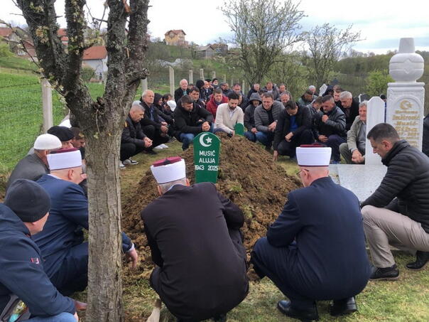 U Zvorniku klanjana dženaza majci petorice šehida