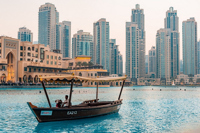 UAE smanjuje restrikcije uprkos porastu broja zaraženih