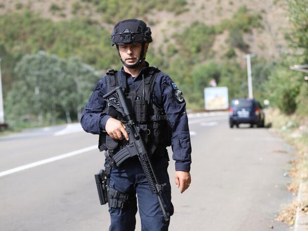 Ubijen policijski komandant na Kosovu, napadnut ispred kuće