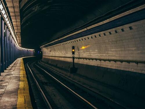 Ubijene četiri osobe u metrou u Čikagu